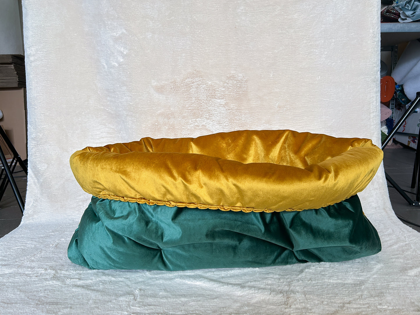 | READY TO SHIP | Green- yellow velvet size M+ PETBED