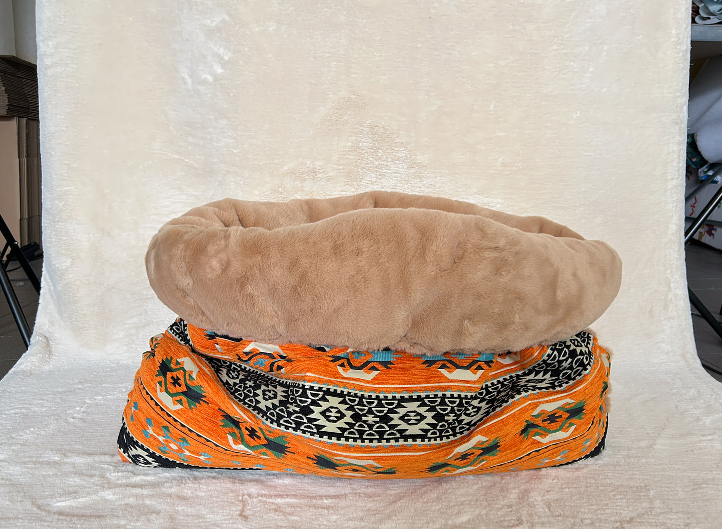 | READY TO SHIP | Orange kilim size M PETBED