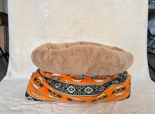 | READY TO SHIP | Orange kilim size M PETBED