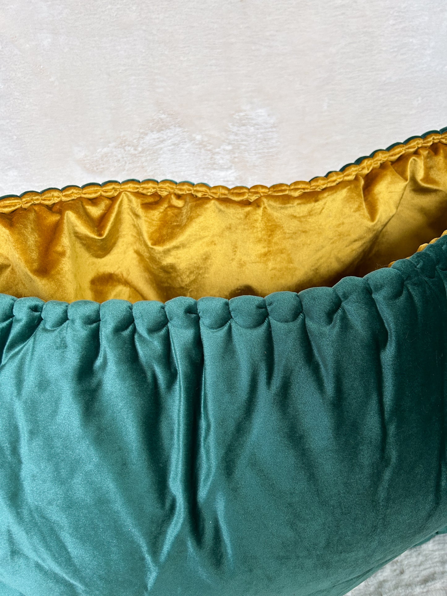 | READY TO SHIP | Green- yellow velvet size M+ PETBED