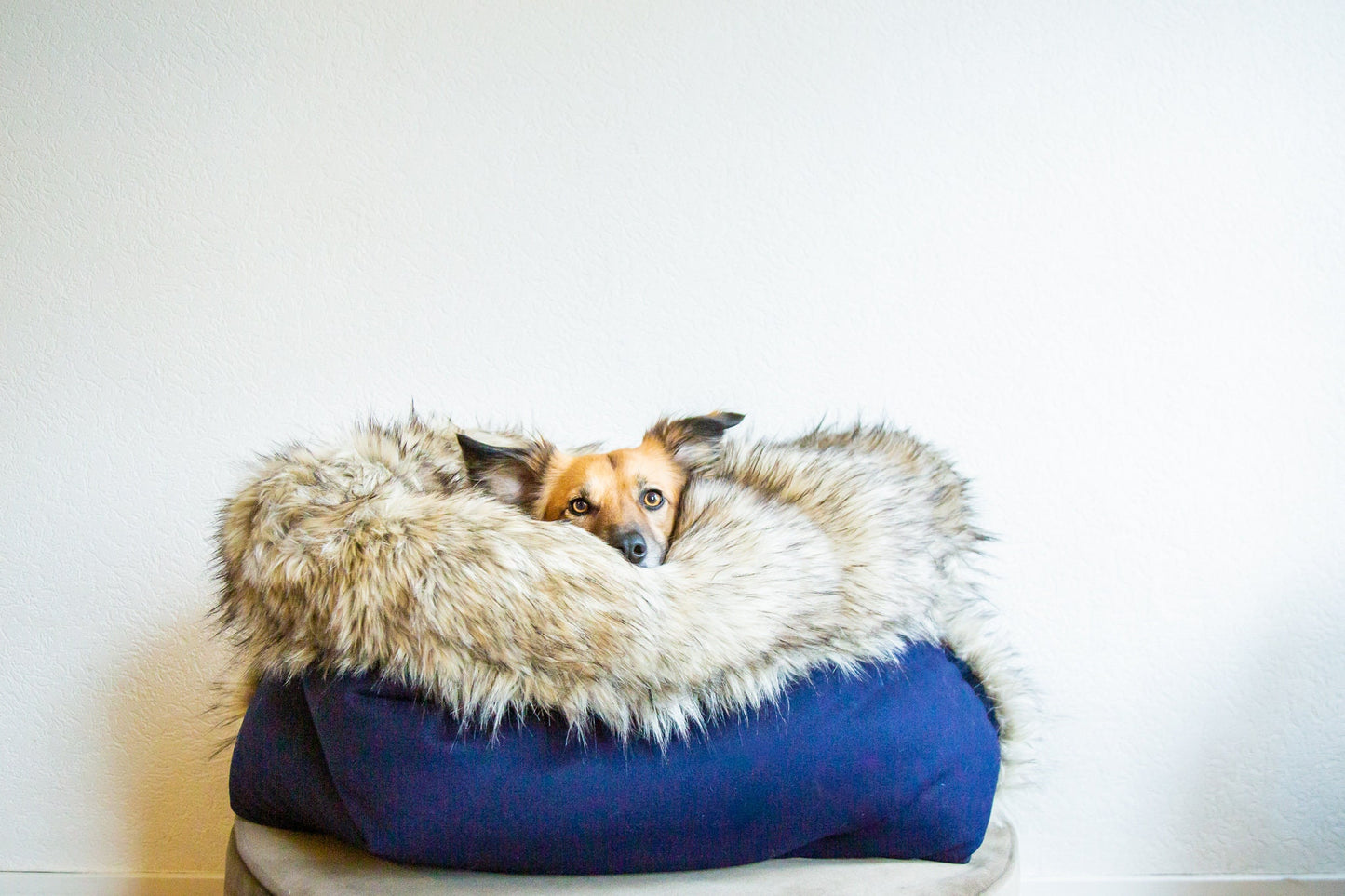 Tweed - faux fur travel bed