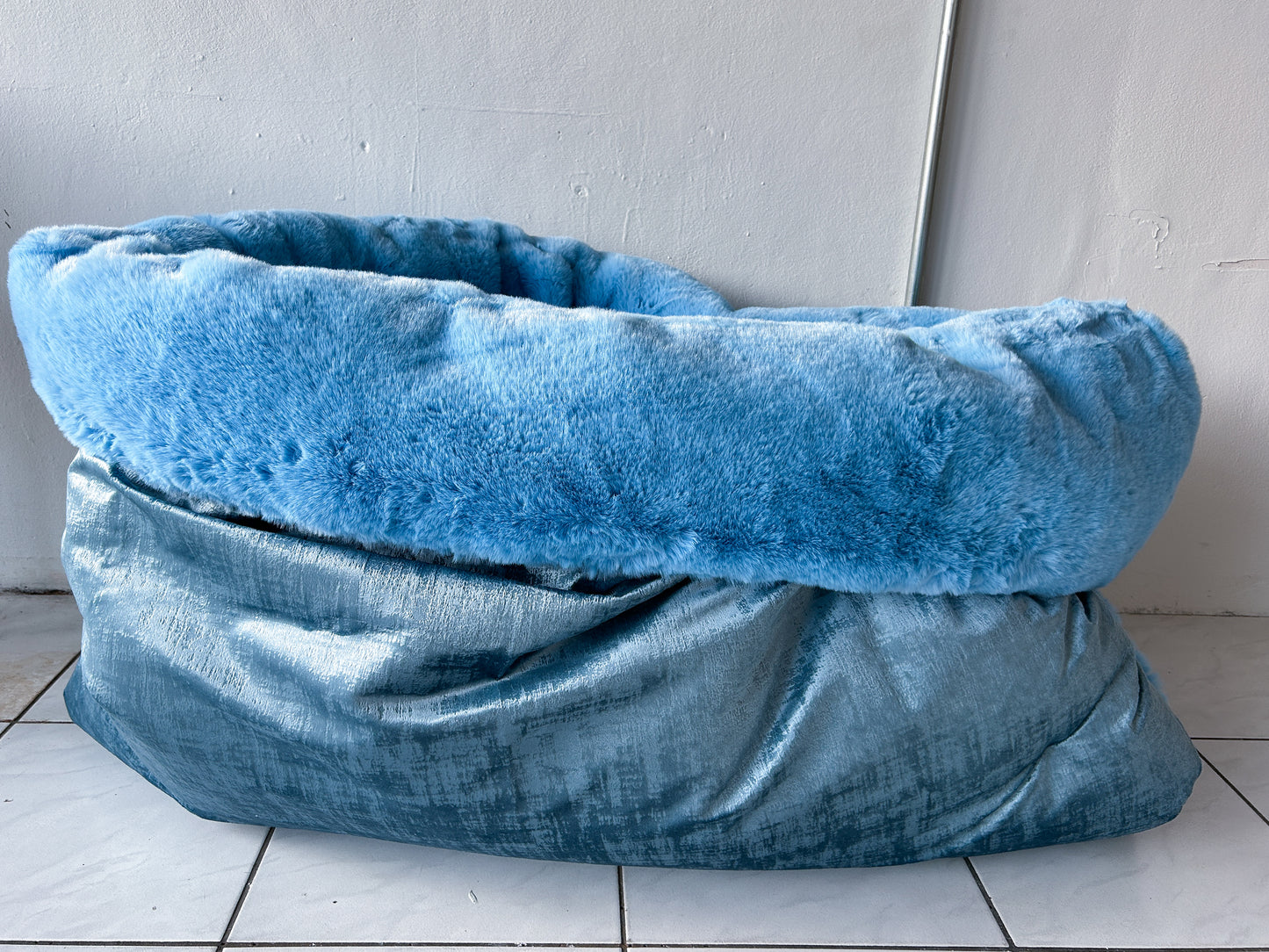 | READY TO SHIP | Baby blue marble velvet size L FLOOF FOR PEOPLE