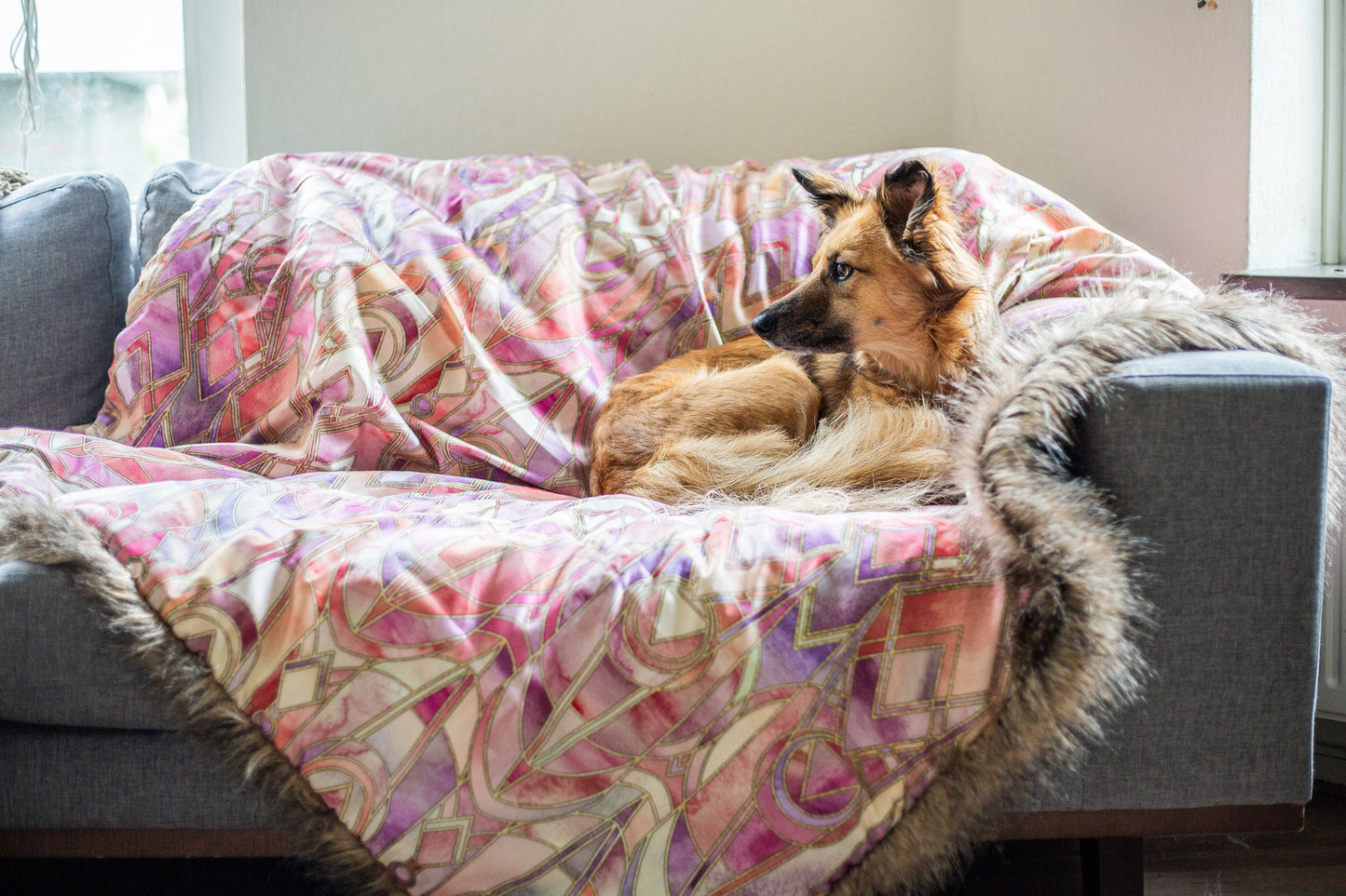 Organic pink marble throw blanket from cotton and high-end faux fur